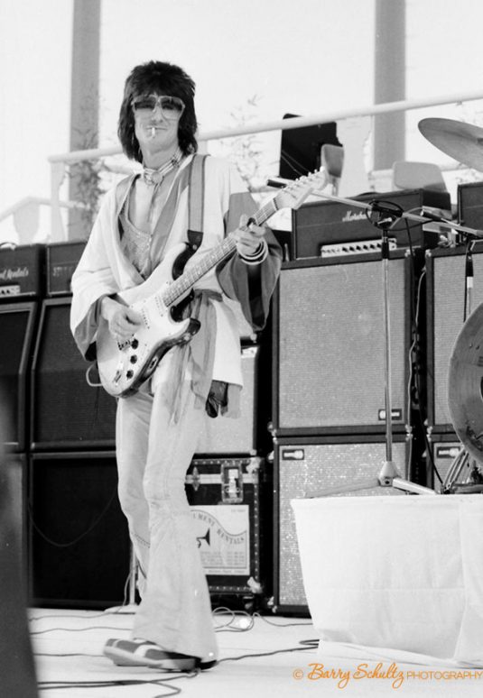 rod stewart, barry schultz, live, posed, kilt, street fighting man, maggie may, the first cut is the deepest, da ya think i'm sexy, young turks, all right now, passion, some guys have all the luck