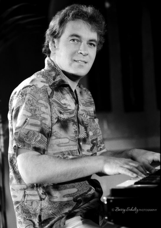 Gary Brooker, procol harum, whiter shade of pale, No More Fear of Flying, live, posed